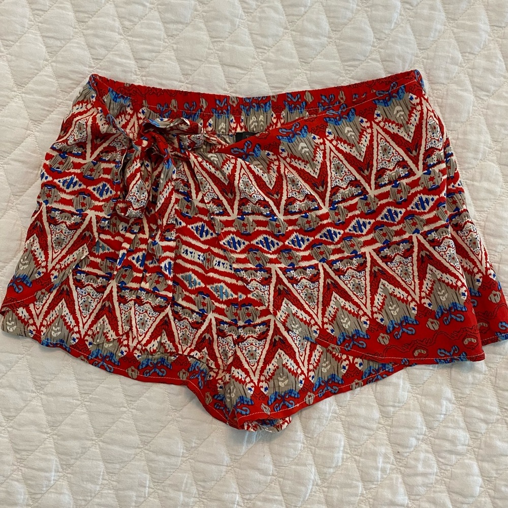 Shorts - Picture 2 of 4